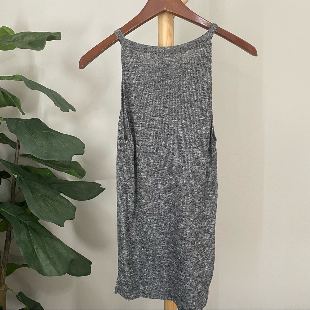 Gray Sleeveless Women's Top - Picture 3 of 4